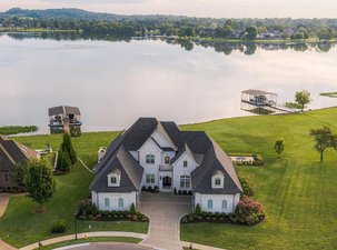 Luxury Lake Home in Hendersonville