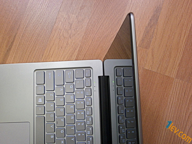 Lapbook Air напомня Apple MacBook Air. Коментари, мнения, характеристики