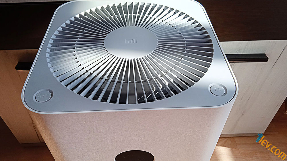 Бутони Xiaomi Mi Air Purifier 3C. Изглед отгоре