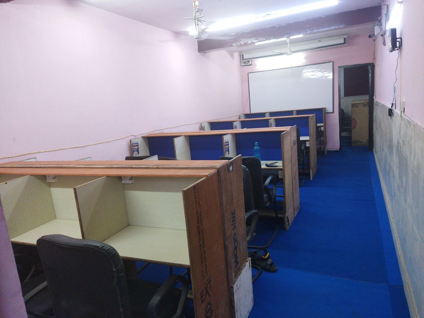 Friends Library, Hakikat Nagar cover
