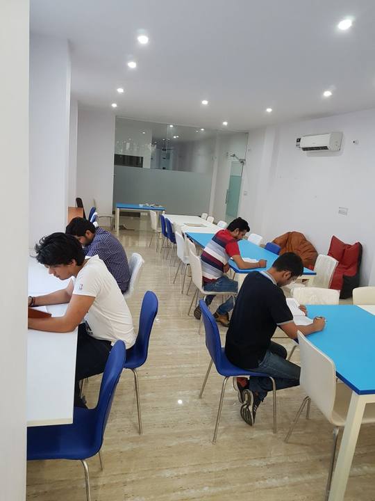 Takhti- Best Library in Janakpuri | Private Library in South West Delhi, Asalatpur Gaon thumbnail