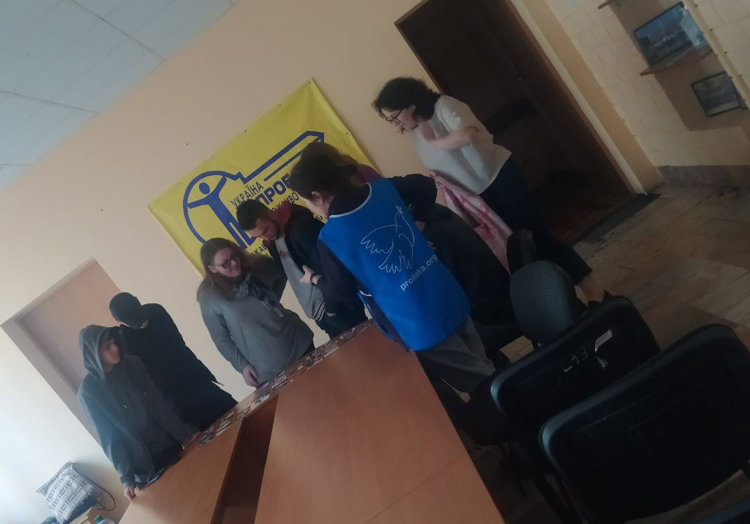 Допомогти тим, хто допомагає: як психологи підтримують волонтерів в умовах війни