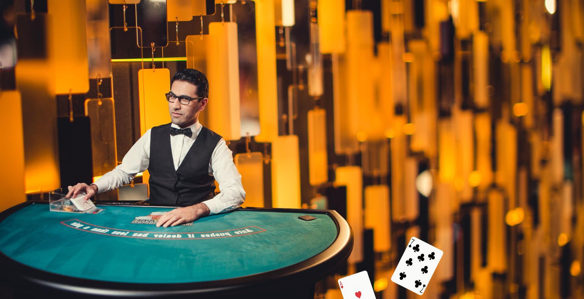 Play Ultimate Texas Hold'em 99.47 RTP Online Casino