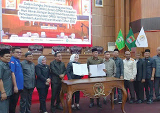 Sinergi Membangun Daerah, Bupati dan DPRD Musi Rawas Teken MoU Empat Raperda Prioritas