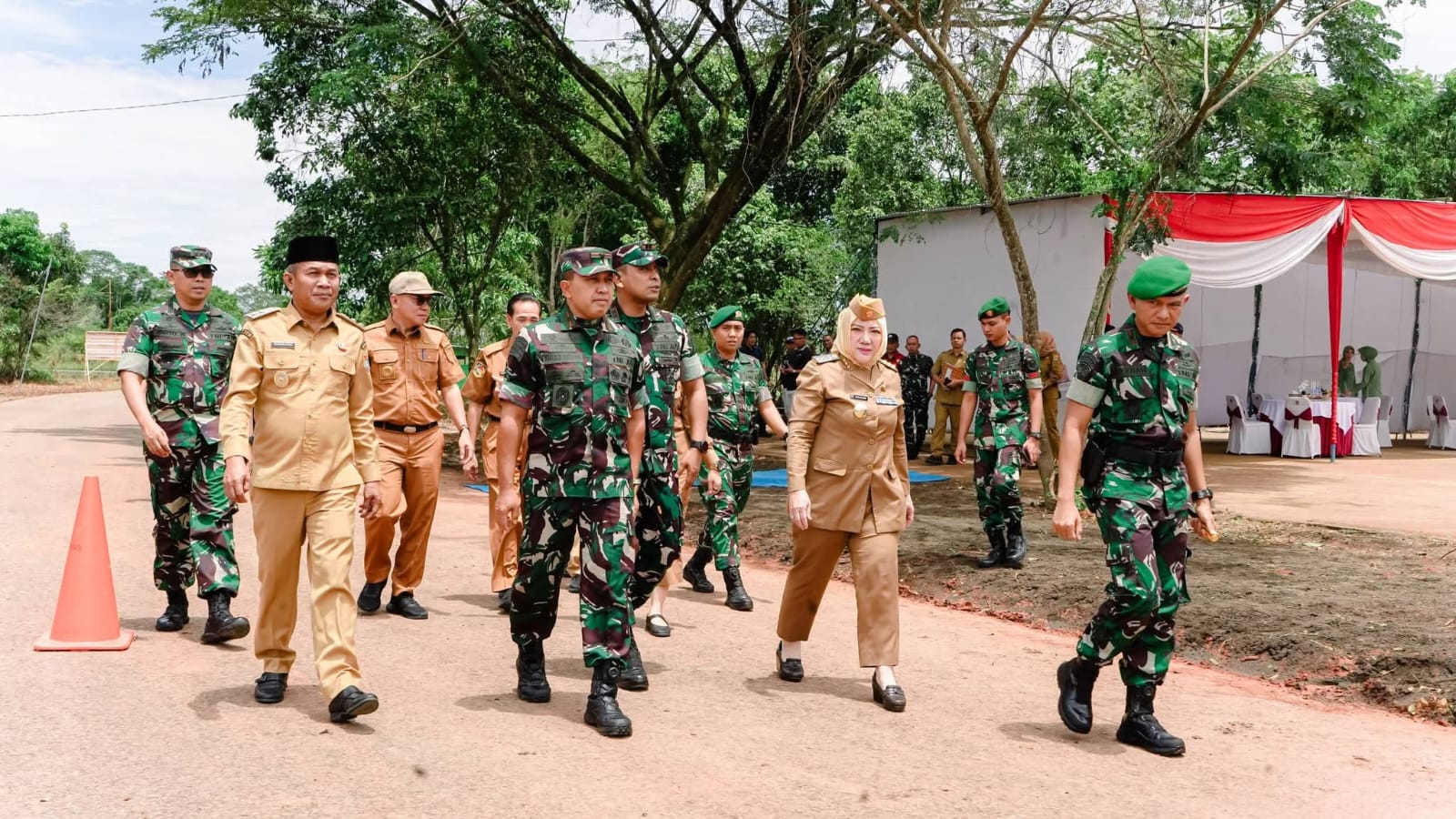 Danrem 044/Gapo Tinjau Yonif TP 947/Pangeran Amin, Bupati Musi Rawas: Sinergi TNI dan Pemda Wujudkan Pembangunan Daerah