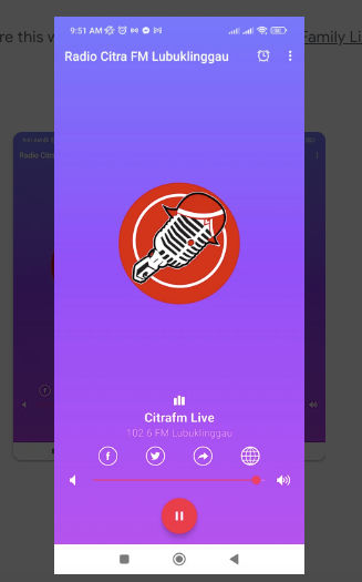 Ilustrasi aplikasi mobile dengan smartphone dan ikon aplikasi berwarna biru dan putih