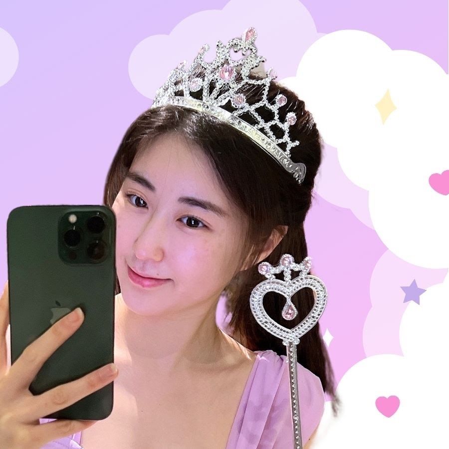 A thumbnail for the YouTube channel "Korean Unnie" - designed for Korean language learners