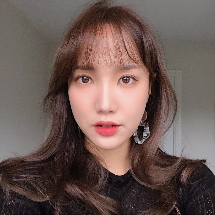 The profile picture for "Gabbie Kook", a Korean YouTube channel full of cooking and lifestyle content