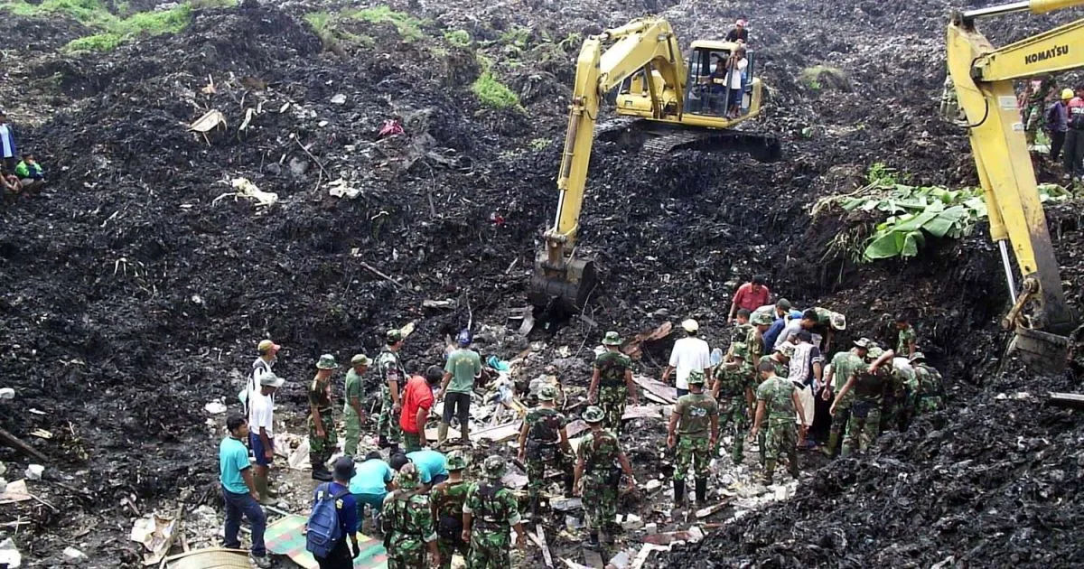 Tragedi Sampah Indonesia: 157 Nyawa Melayang