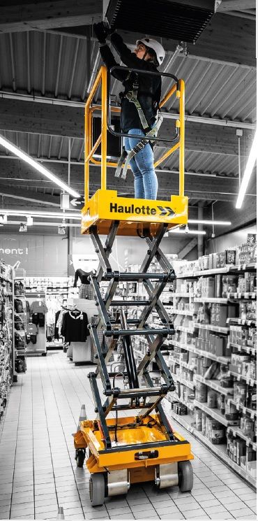 VERTIKALNA RADNA PLATFORMA 4,5 mt slika