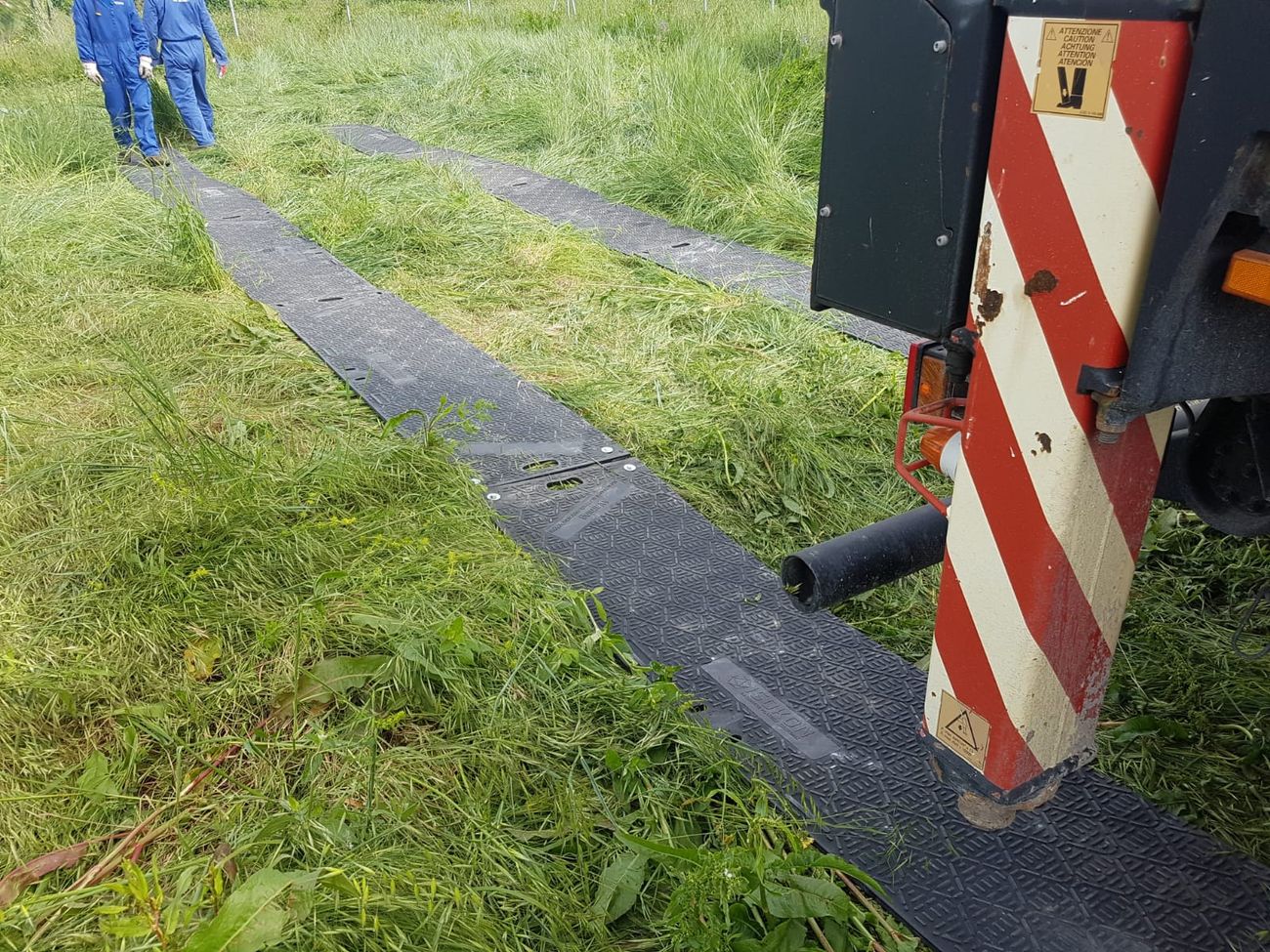 Podloška za stabilizatore i kotače slika