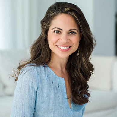 Headshot of Stephanie Middleberg: Registered Dietician, MS, RD, CDN + Best Selling Author.