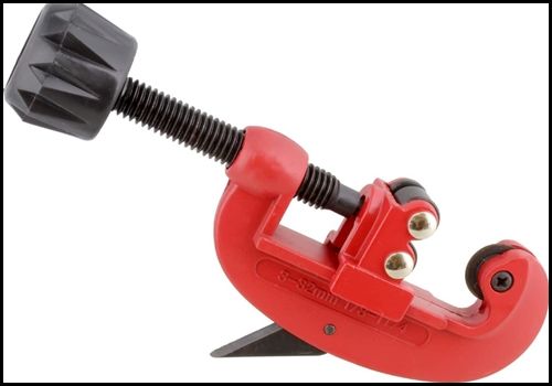 plumbing tools and equipments - pipe cutters