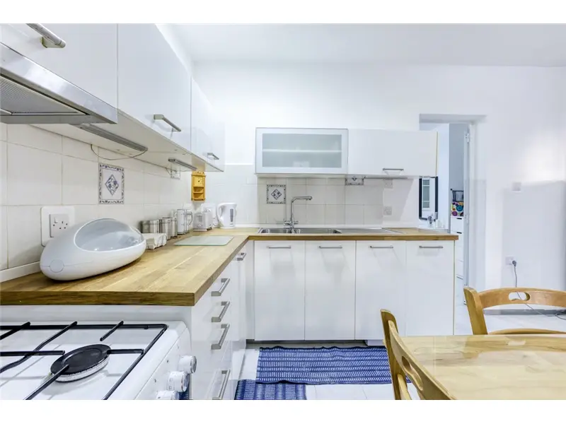 🏡 1 Bedroom Maisonette in Saint Pauls Bay - View 4