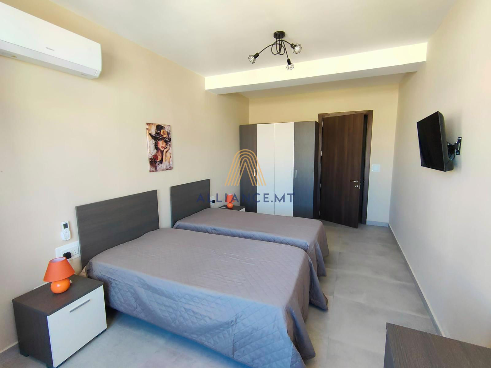 2 Bedroom Apartment in Iklin with Balcony