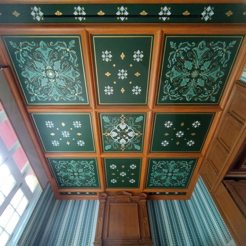 Détail des ornements peints