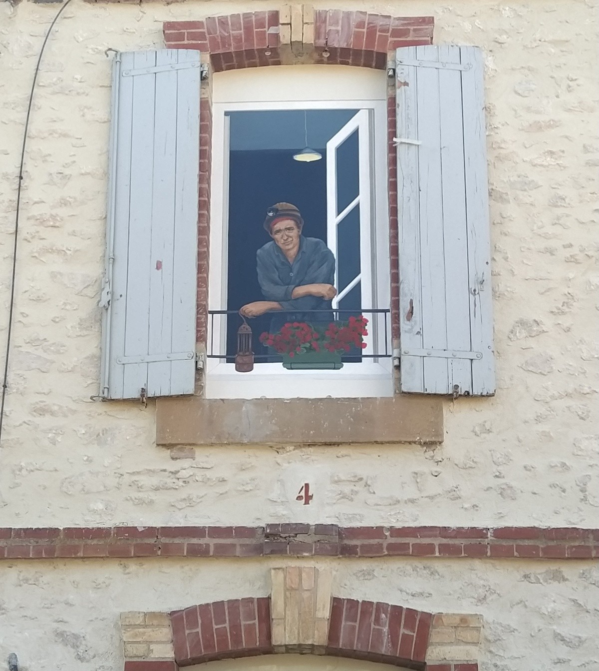 Détail du casque et de la lanterne du mineur