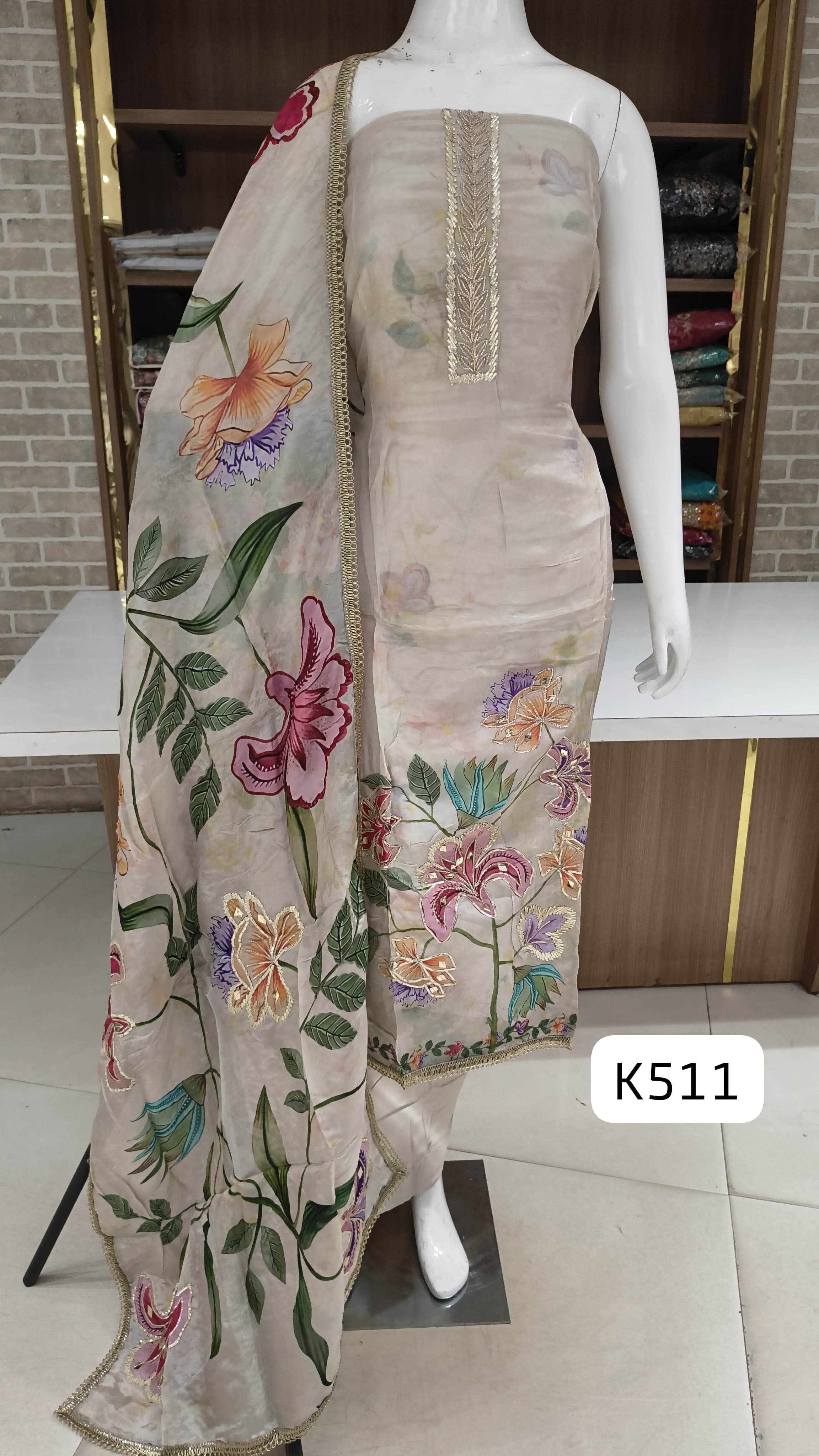 7 DAYS: Soft silk semi stitched 