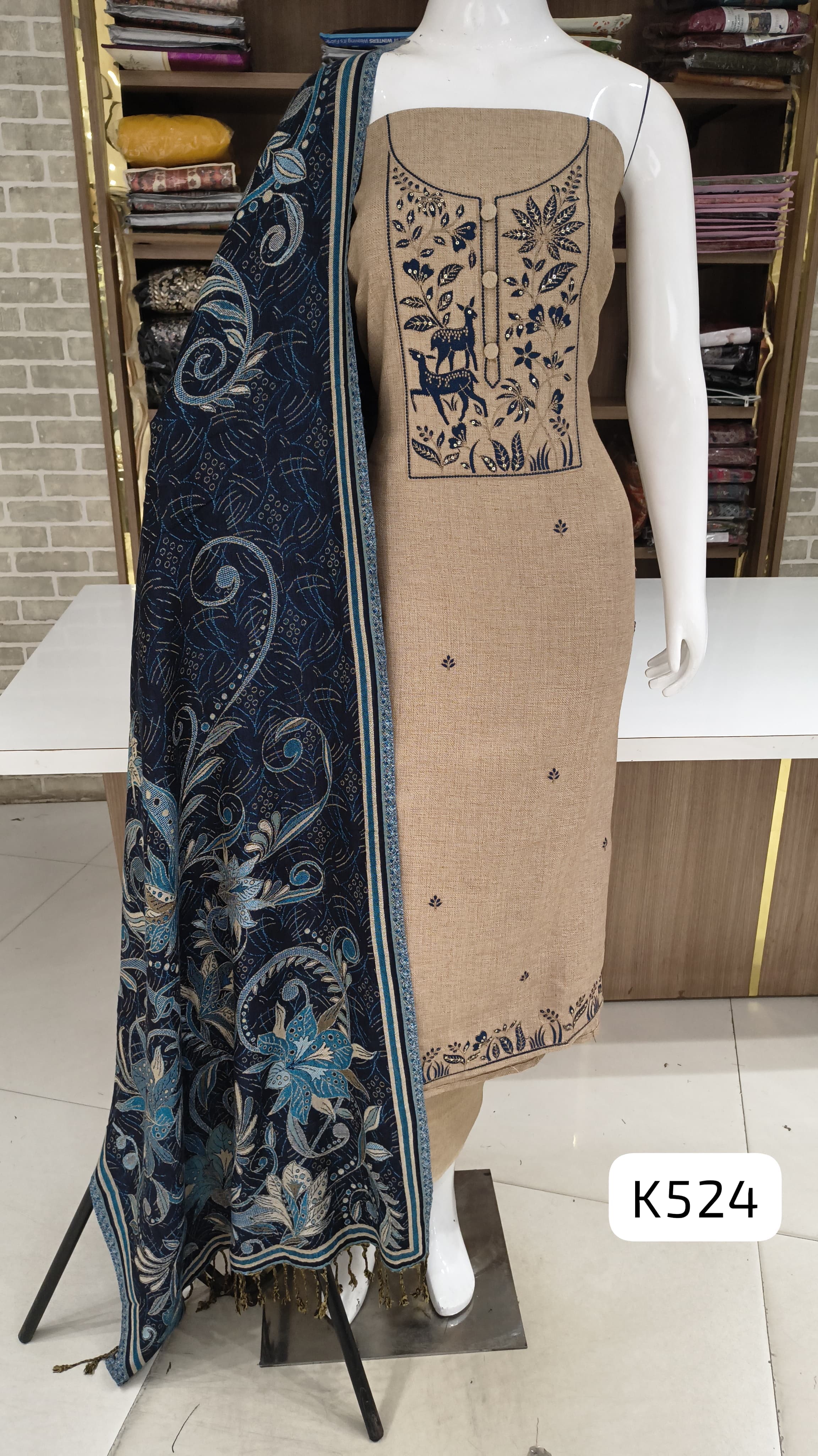 7 DAYS: Woolen unstitched suit 