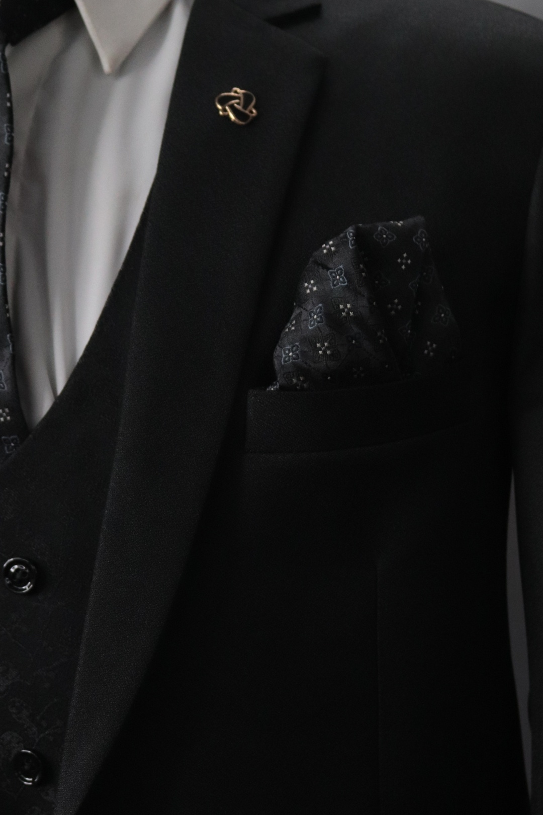 Luxury Men’s Black Color Classy Party & Formal Tuxedo Suit