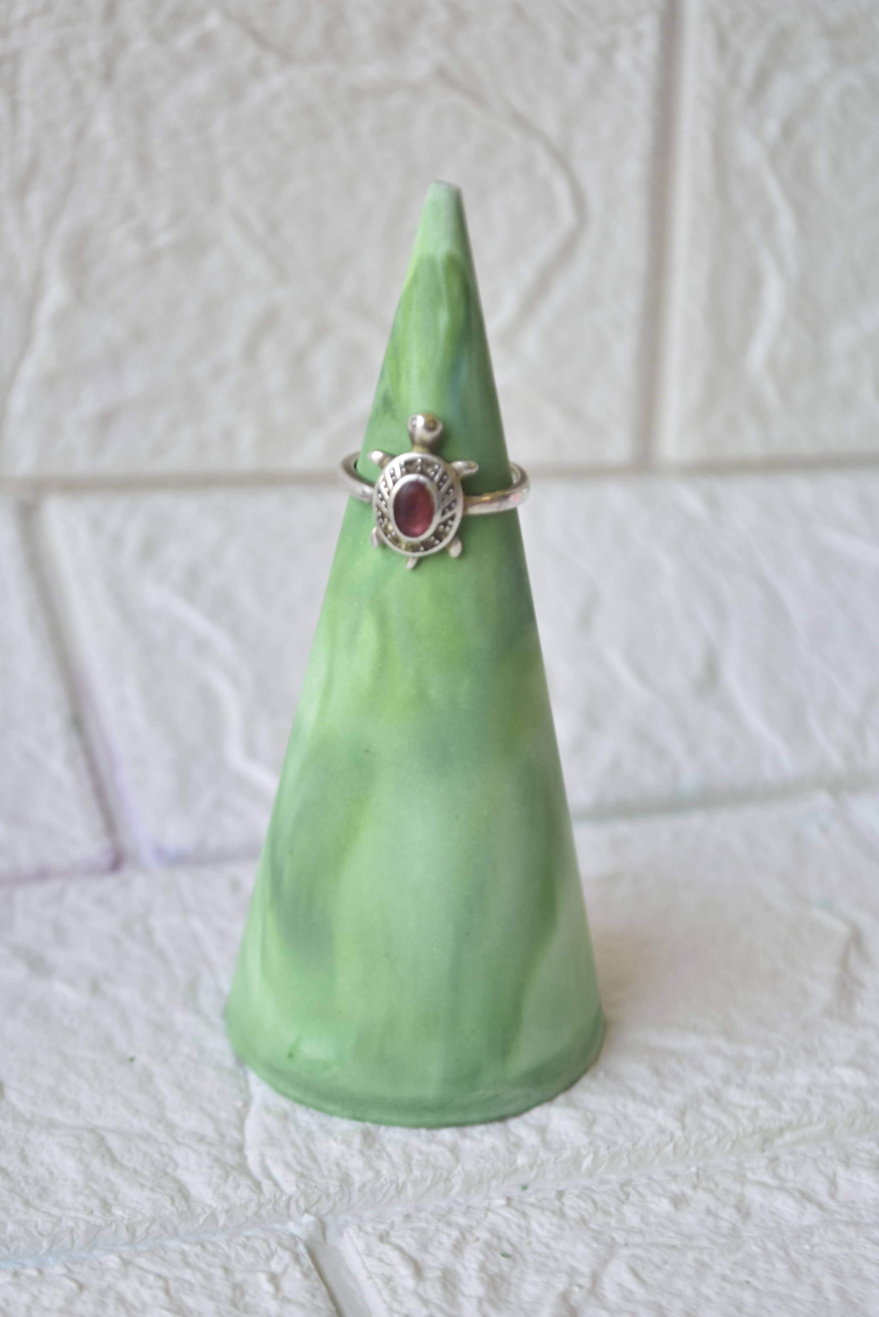 Cone Ring Holder