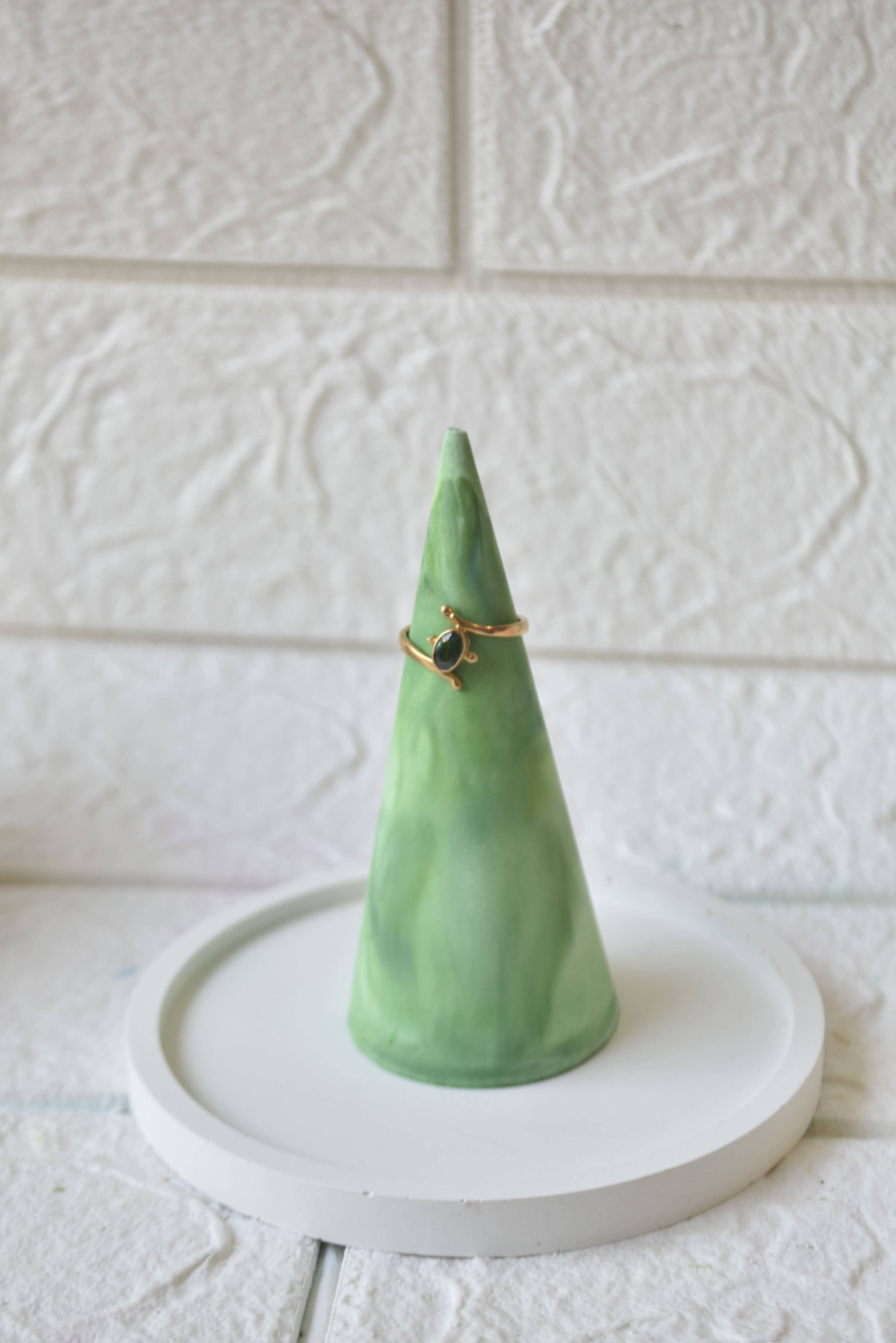 Cone Ring Holder