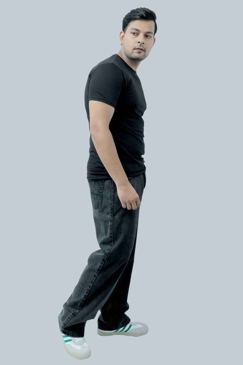 Men's Round Neck T-Shirt In Black Color