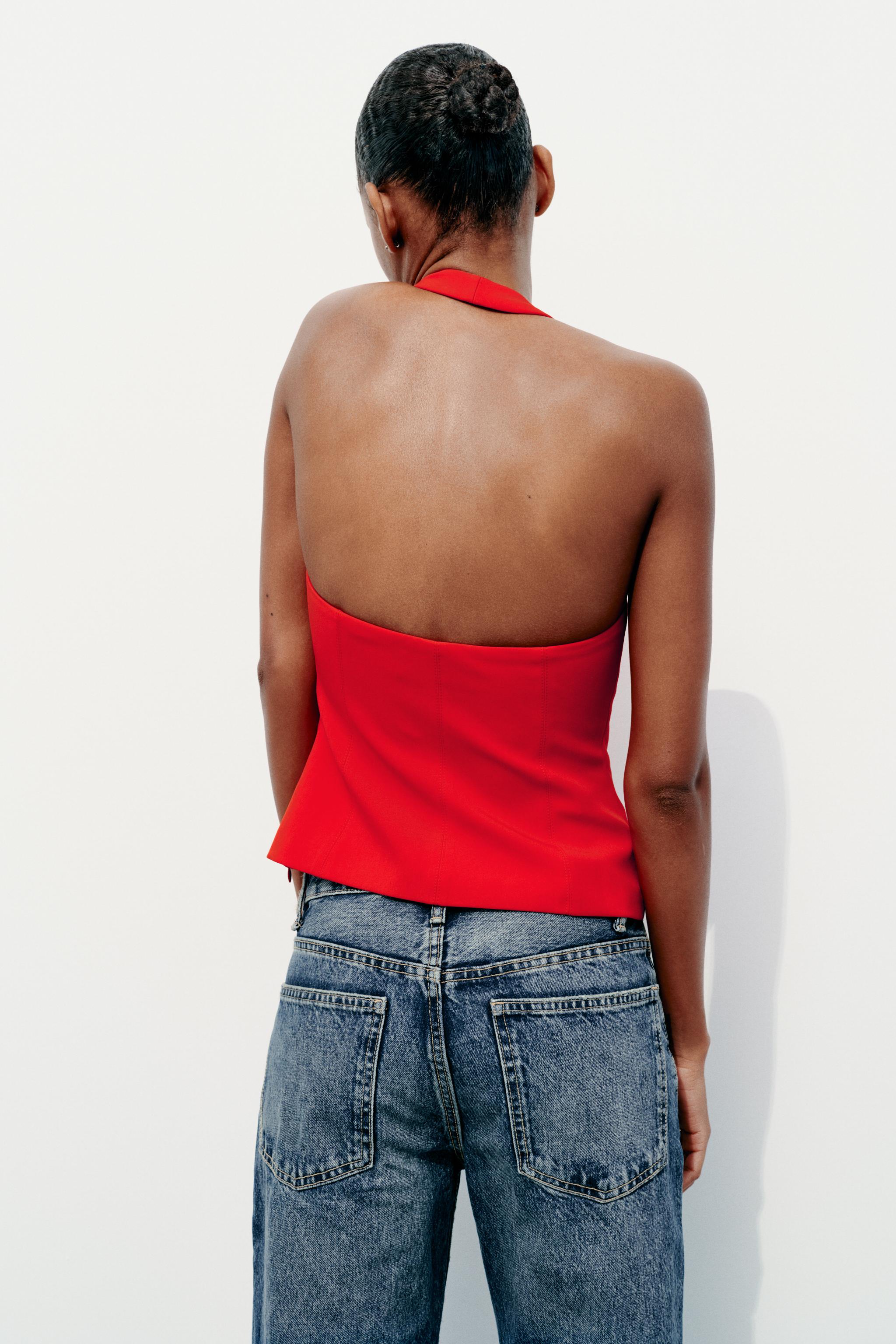 FITTED HALTER TOP