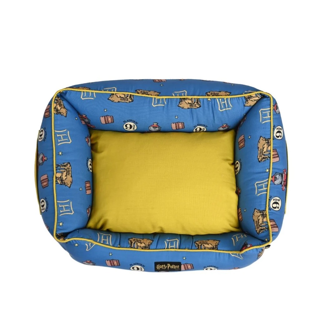 Harry Potter Lounger Bed - Welcome to Hogwarts Dog Bed