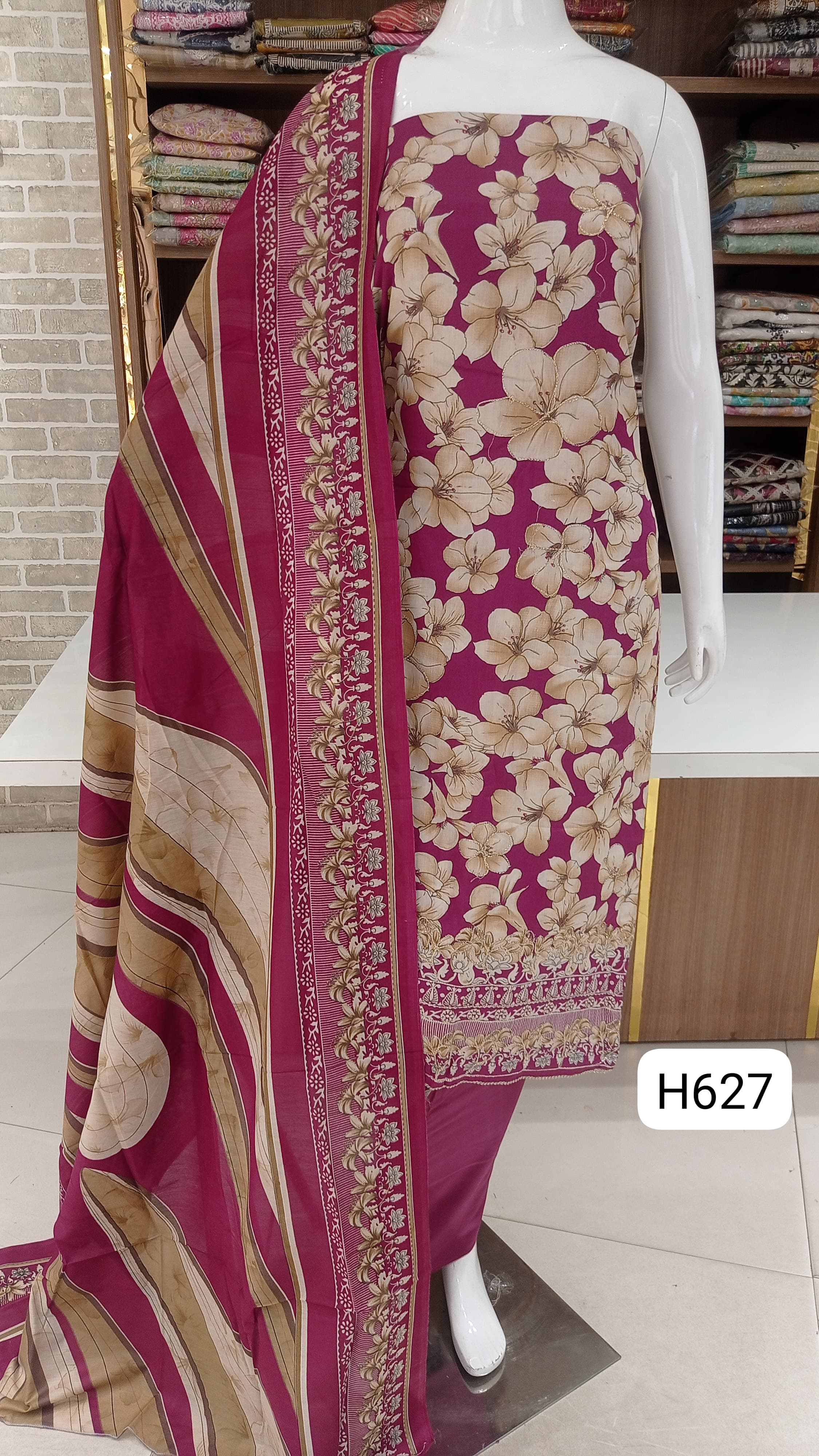 Soft  coton with beautiful  sleek embroidery 