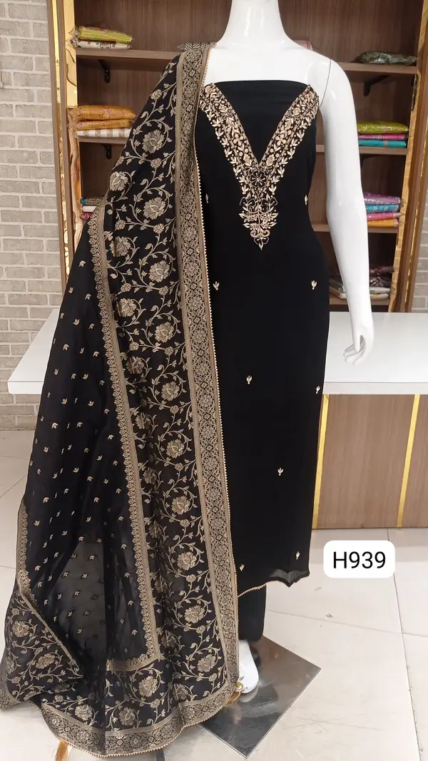 7 DAYS WAITING: Imported  chinnon beautiful  neck  Work