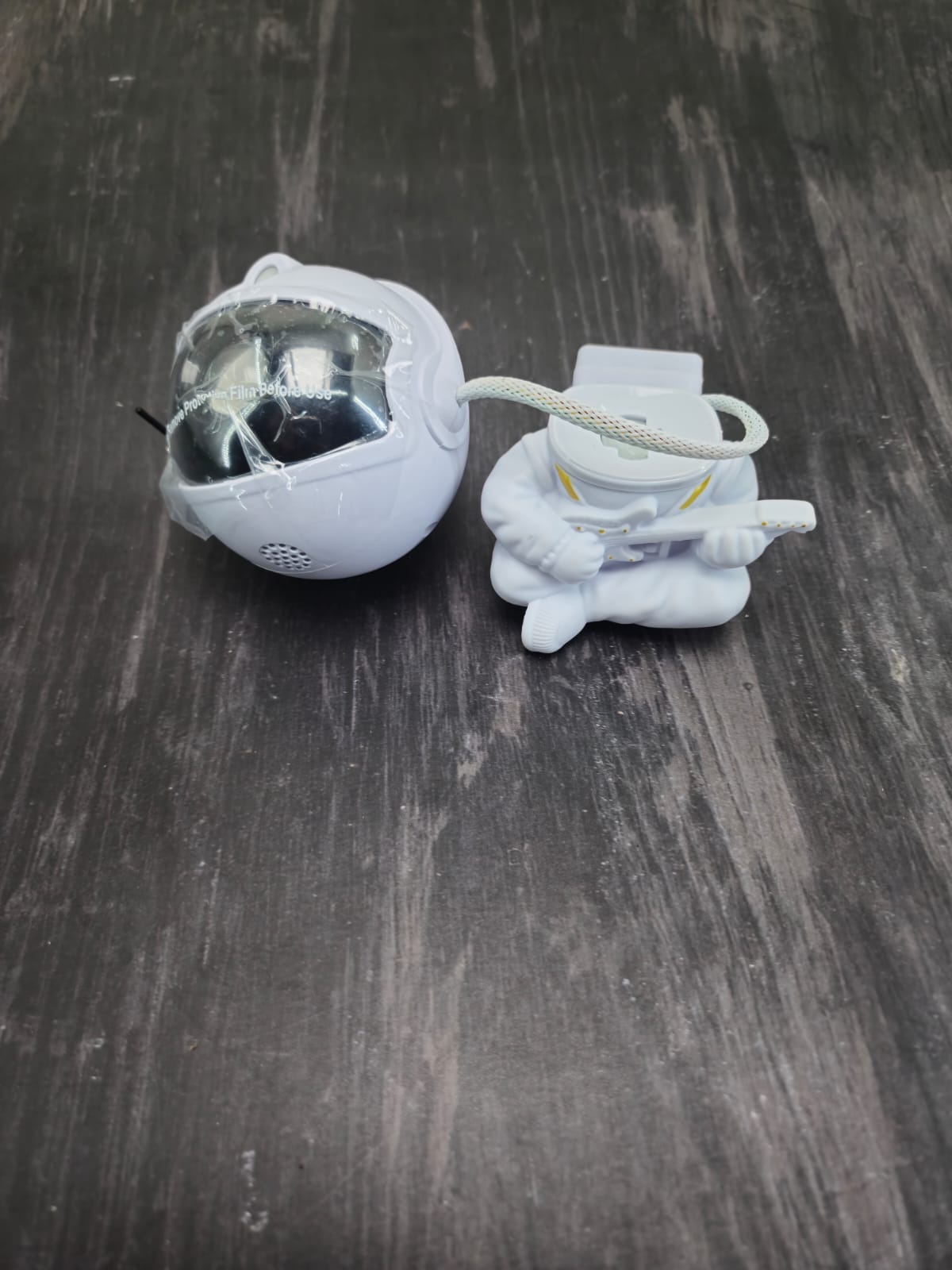 Astronaut nebula projector with speaker