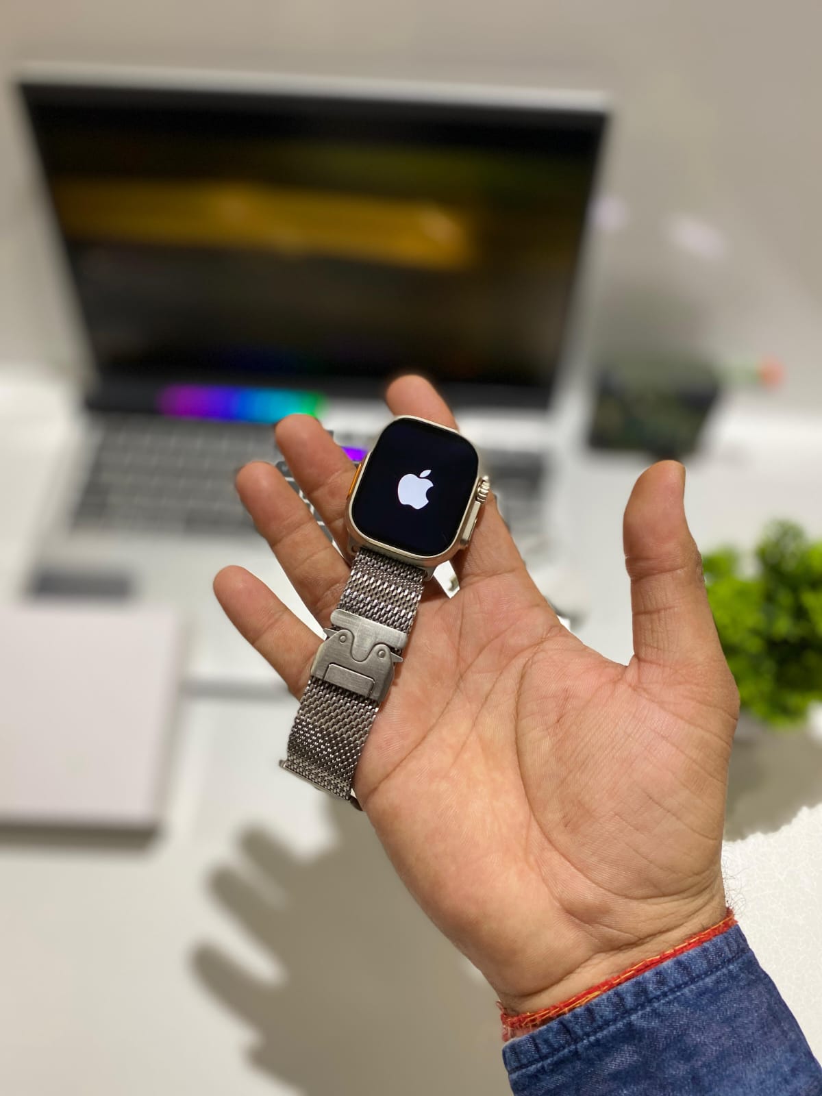 Ultra 2 Get Apple logo*