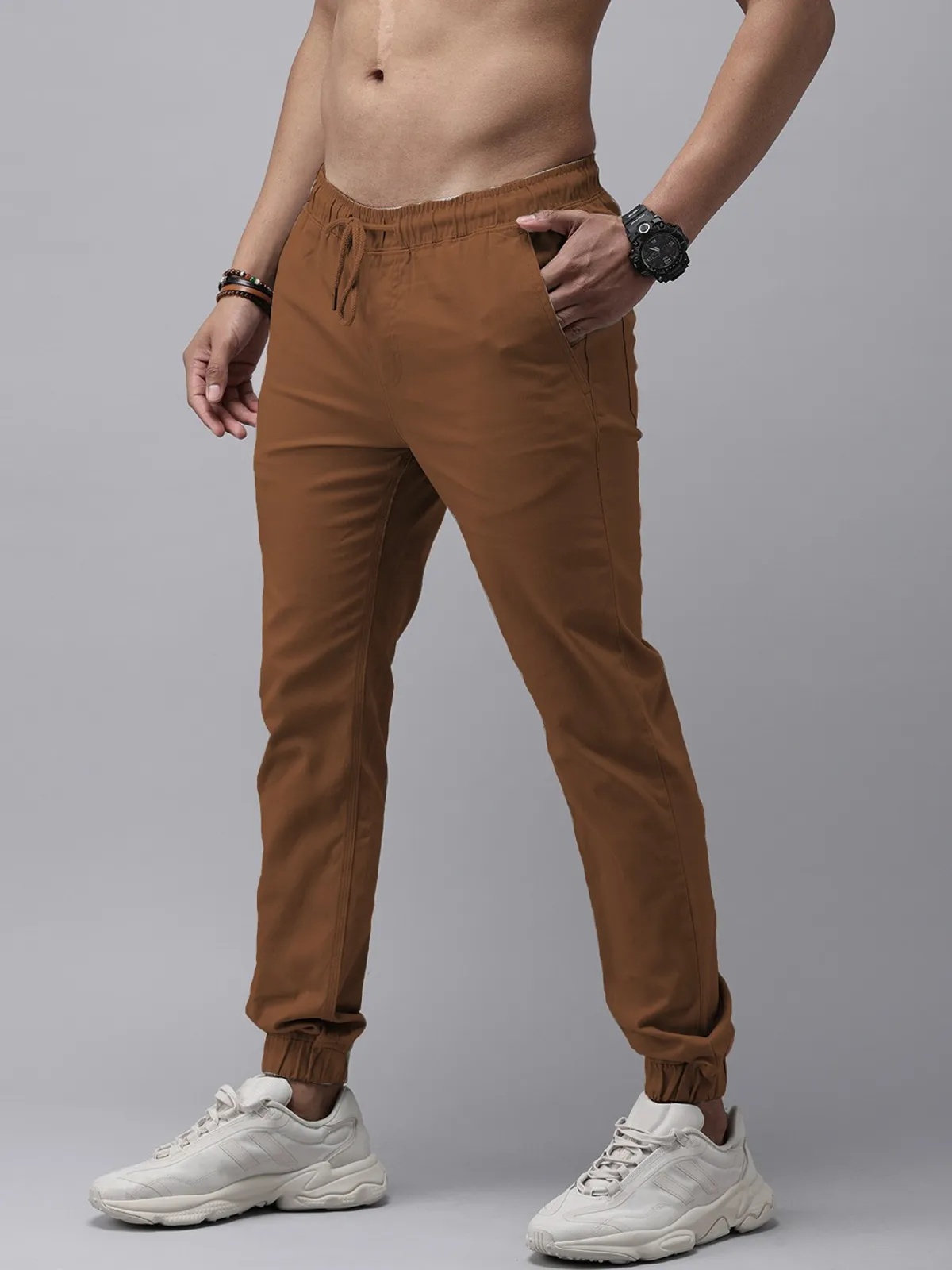 Uniexee Slim Fit Men Khaki Trousers