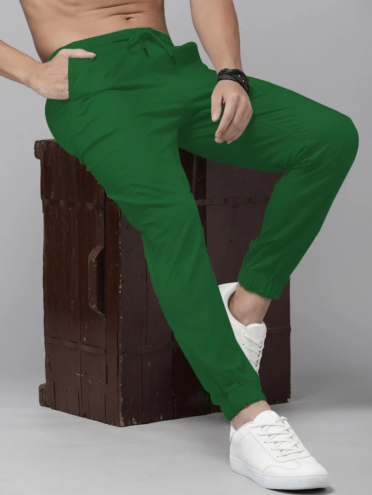 Olive Green  Cotton Blend Solid Men’s Slim Fit Joggers