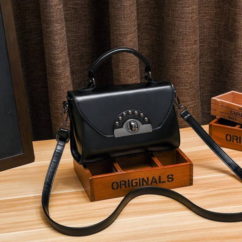 Howkly VINTAGE STITCHING RIVET DECORATIVE FLAP SADDLE BAG