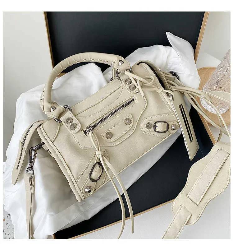 Howkly Elegant leather handbags