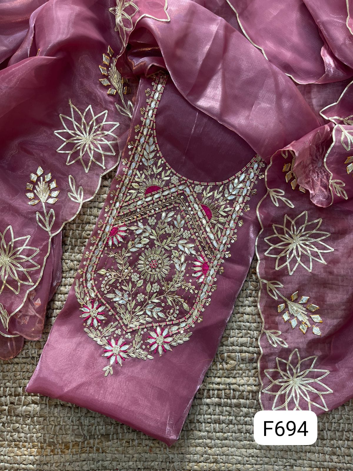 Jimmy choo silk heavy NECK work