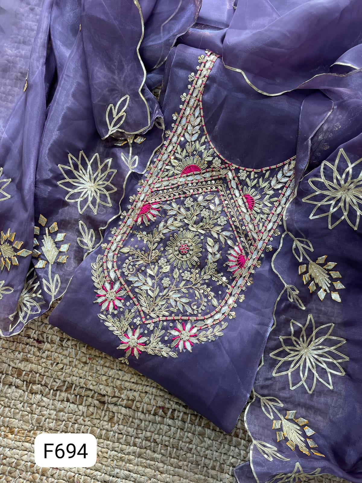 Jimmy choo silk heavy NECK work