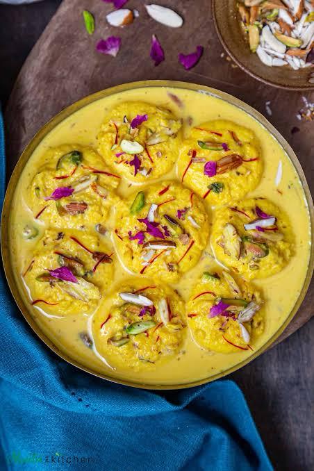 Kesar Rabdi Tossed Rasmalai