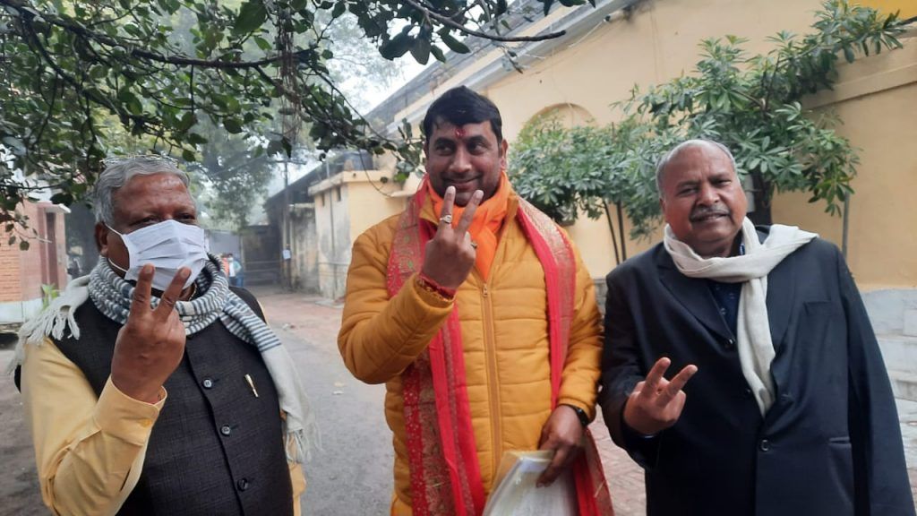 मेरठ कलेक्ट्रेट : 12 प्रत्याशियों ने नामकंन पत्र दाखिल किए 2 111 9