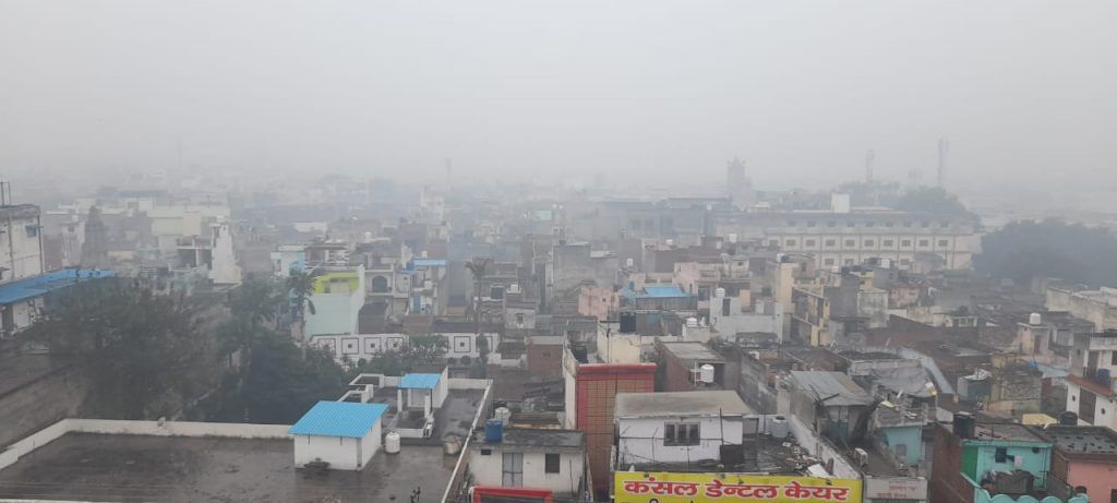 Dense fog & cold wave hits Meerut 2 113 2