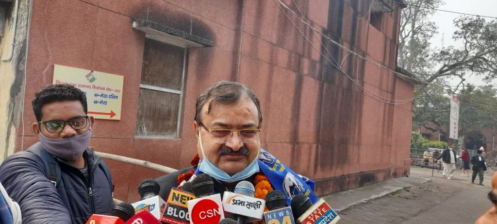 मेरठ कलेक्ट्रेट : 12 प्रत्याशियों ने नामकंन पत्र दाखिल किए 6 115 5