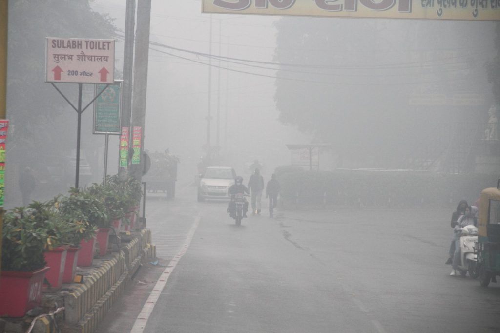 Dense fog & cold wave hits Meerut 6 122 2