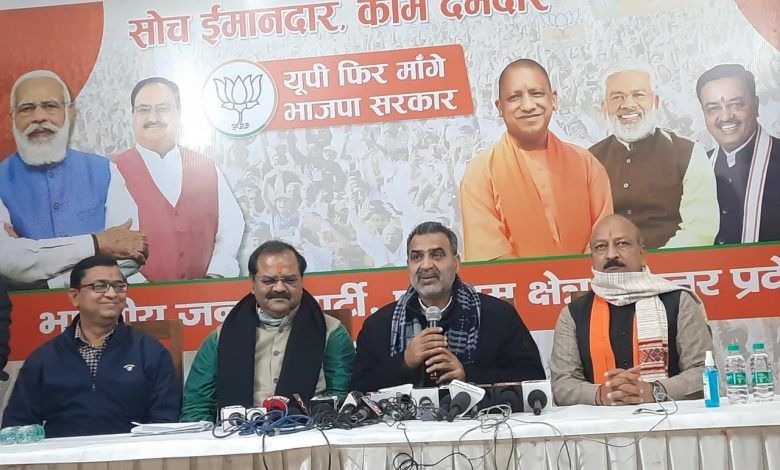गुंडों का गिरोह है समाजवादी पार्टी, अपराधियों और गुंडो को बांट रही टिकट : संजीव बालियान 1 WhatsApp Image 2022 01 25 at 11.05.31 AM
