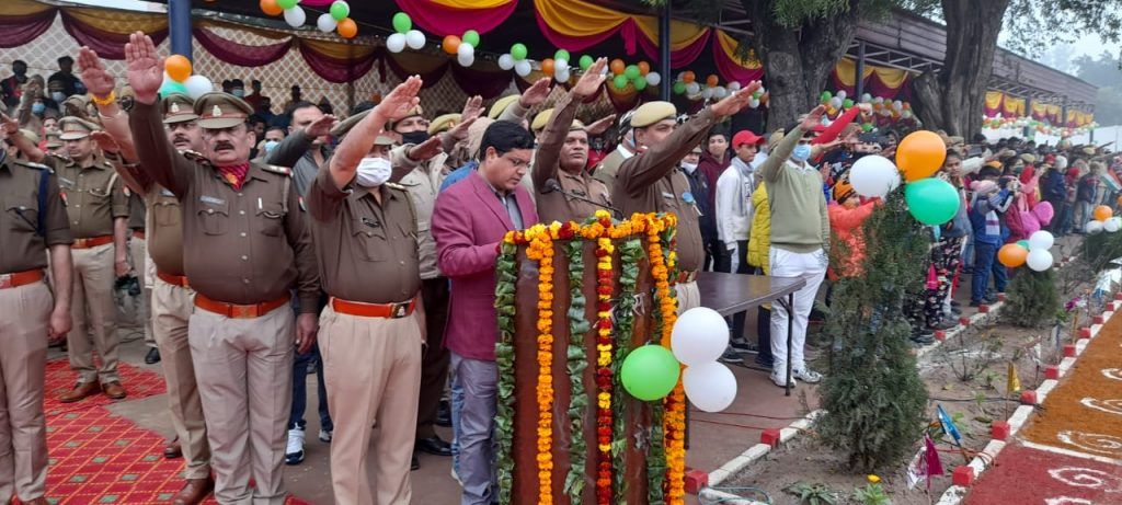 मेरठ पुलिस लाइन 73 वें गणतंत्र दिवस के समारोह 16 WhatsApp Image 2022 01 26 at 11.15.31 AM