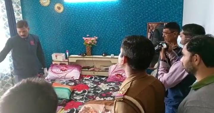 संदिग्ध हालात में पांचवीं मंजिल से गिरकर रिटायर्ड इंस्पेक्टर के बेटे की मौत! 2 112 32