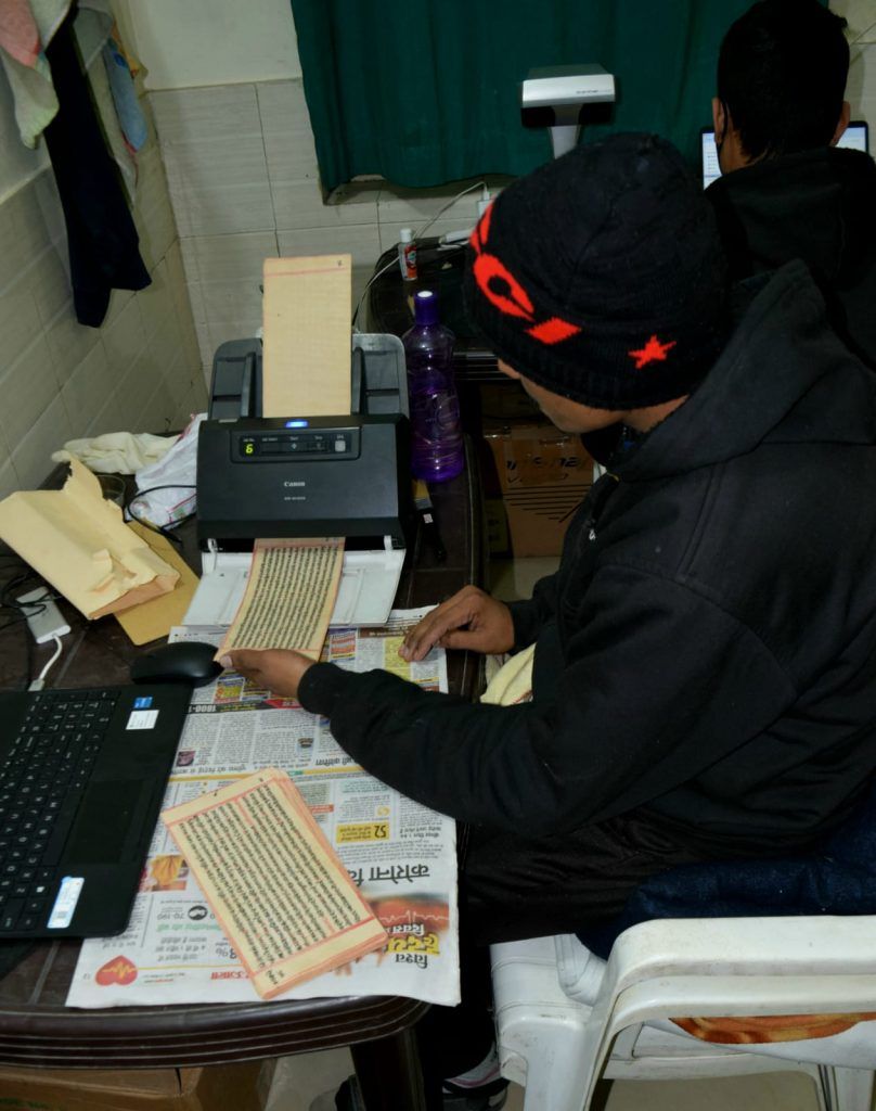 शहजाद राय शोध संस्थान में पूर्ण हुआ दुर्लभ पांडुलिपियों का संरक्षण एवं सूचीकरण! 2 112 4