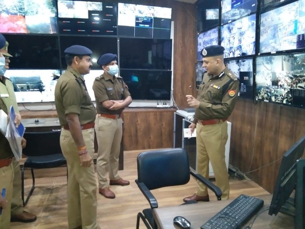 ADG Traffic Jyoti Narayan inspected the traffic control room 3 113 9