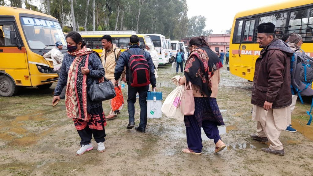जेल चुंगी से लेकर कमिश्नर ई क्रासिंग तक लगा लंबा जाम.. 7 116 3